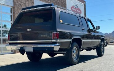 Chevrolet-Suburban-1985-brown-3