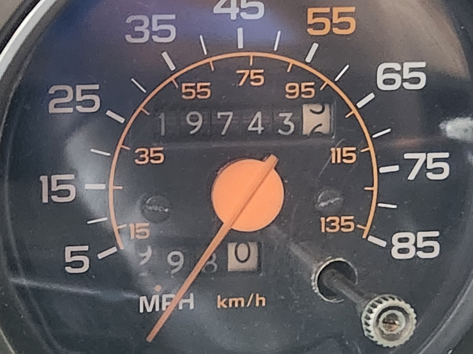 Chevrolet-Suburban-1988-SUV-7
