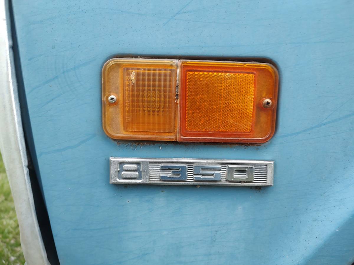 Chevrolet-Suburban-4x4-1972-blue-10