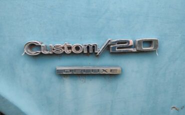 Chevrolet-Suburban-4x4-1972-blue-11