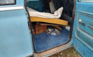 Chevrolet-Suburban-4x4-1972-blue-16