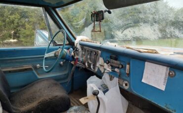 Chevrolet-Suburban-4x4-1972-blue-19
