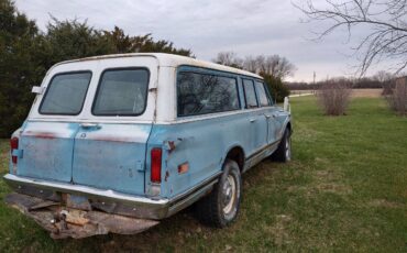 Chevrolet-Suburban-4x4-1972-blue-2