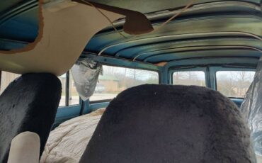 Chevrolet-Suburban-4x4-1972-blue-20