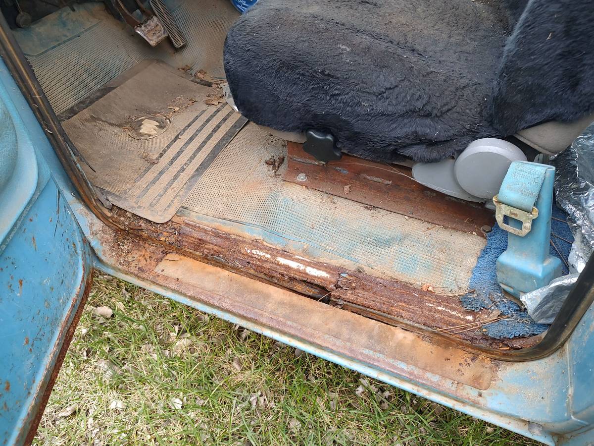 Chevrolet-Suburban-4x4-1972-blue-21