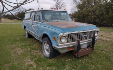 Chevrolet-Suburban-4x4-1972-blue