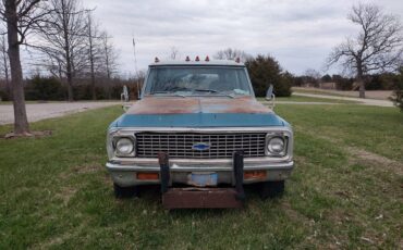 Chevrolet-Suburban-4x4-1972-blue-7