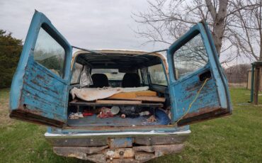 Chevrolet-Suburban-4x4-1972-blue-8