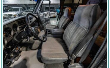 Chevrolet-Suburban-4x4-1987-2