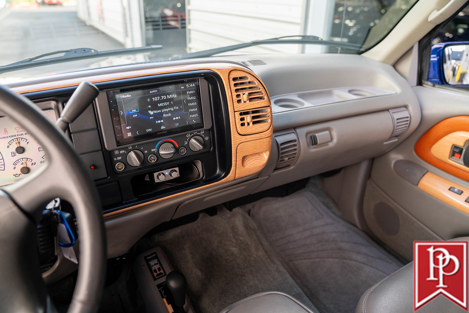Chevrolet-Tahoe-1995-23