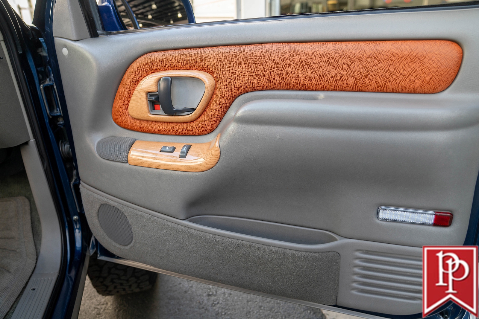 Chevrolet-Tahoe-1995-38