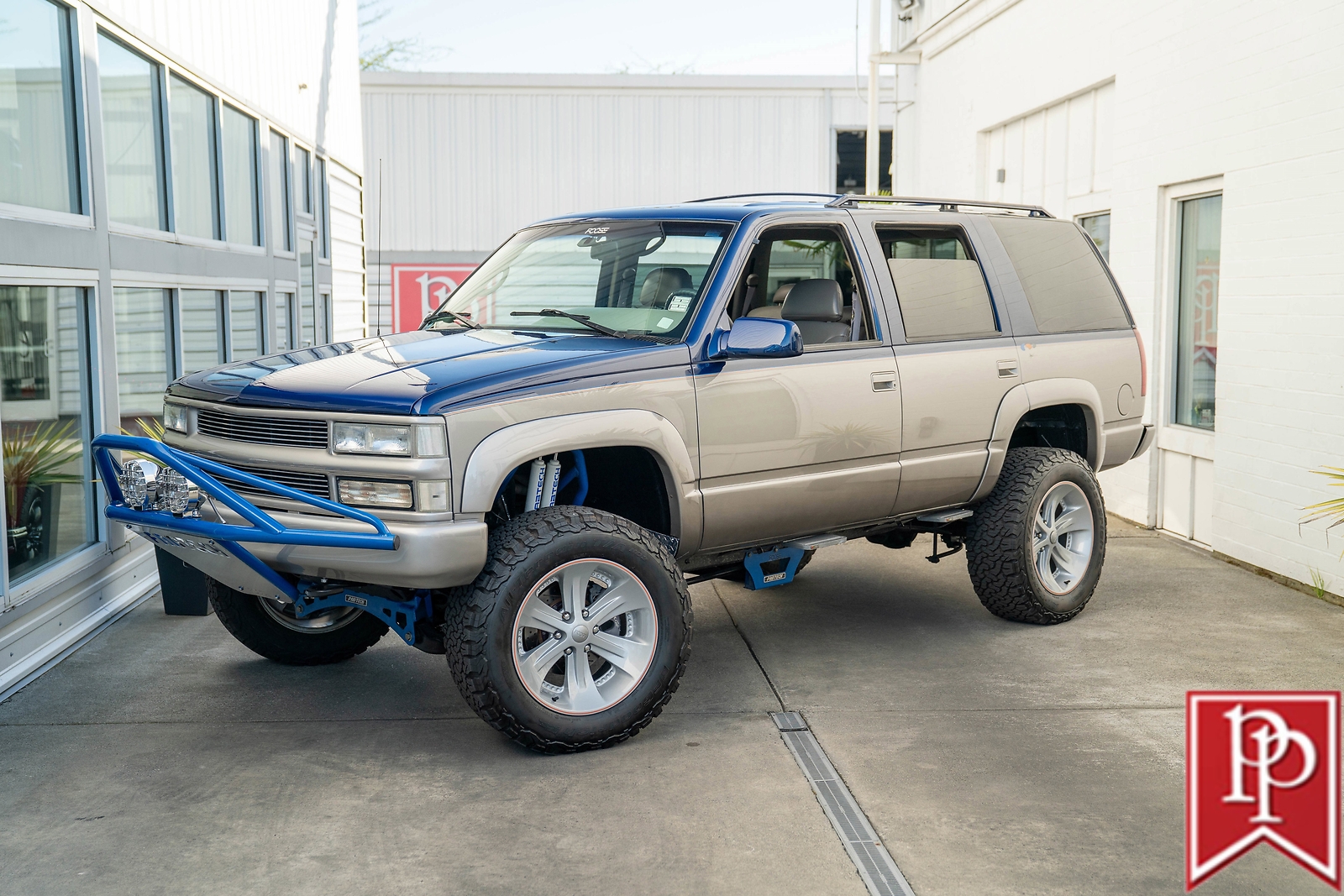 Chevrolet-Tahoe-1995