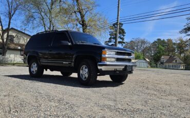 Chevrolet-Tahoe-1995-SUV-1