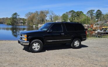Chevrolet-Tahoe-1995-SUV-2