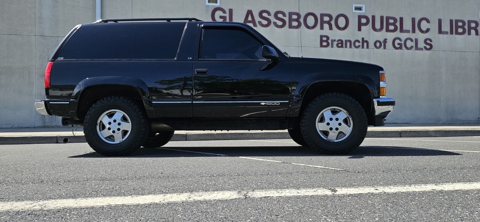Chevrolet-Tahoe-1995-SUV-9