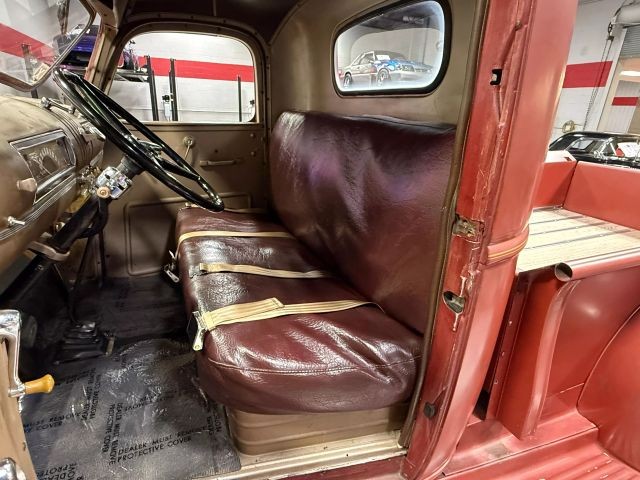 Chevrolet-Truck-1946-19