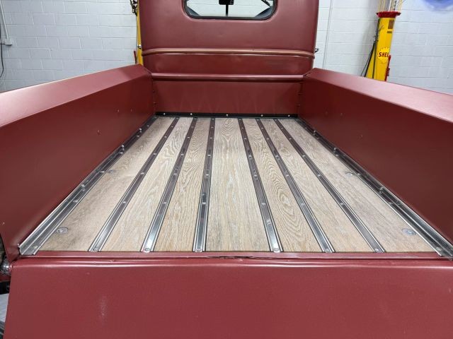 Chevrolet-Truck-1946-38