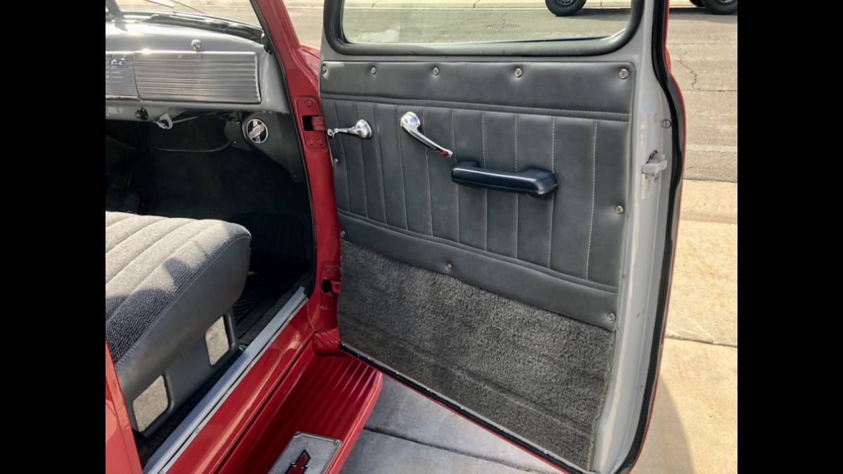 Chevrolet-Truck-1949-red-15