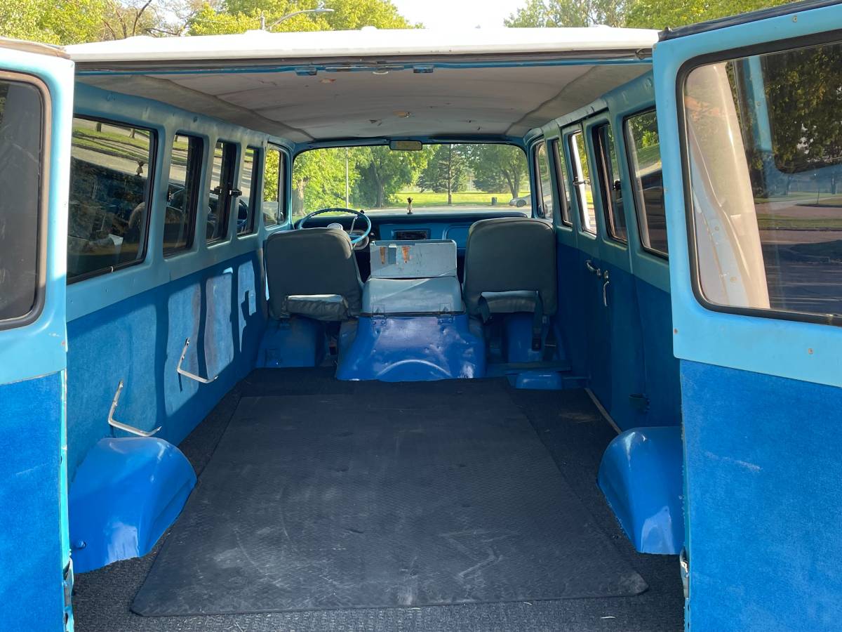 Chevrolet-Van-g-10-1969-silver-3