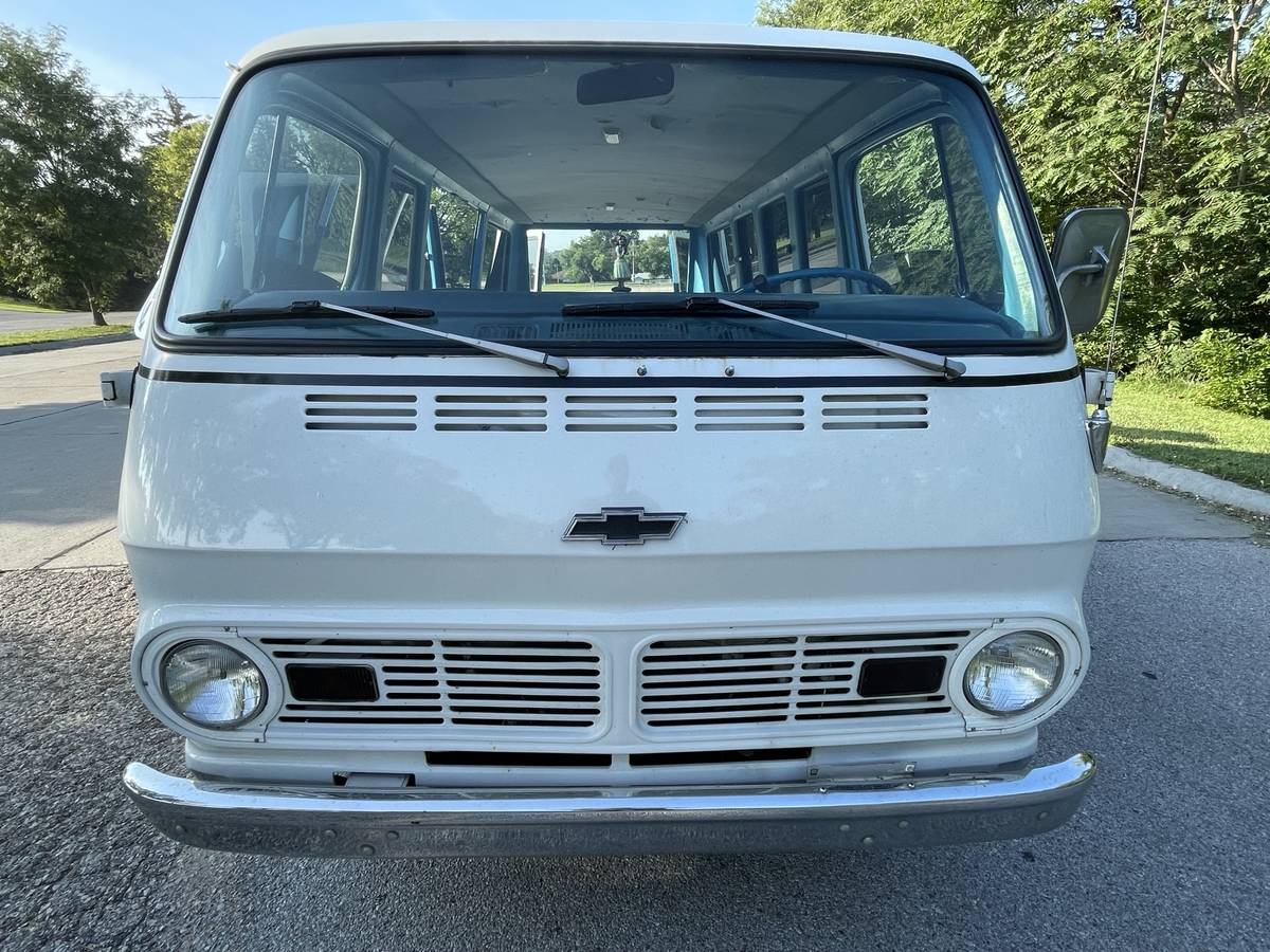 Chevrolet Van g-10  1969 silver