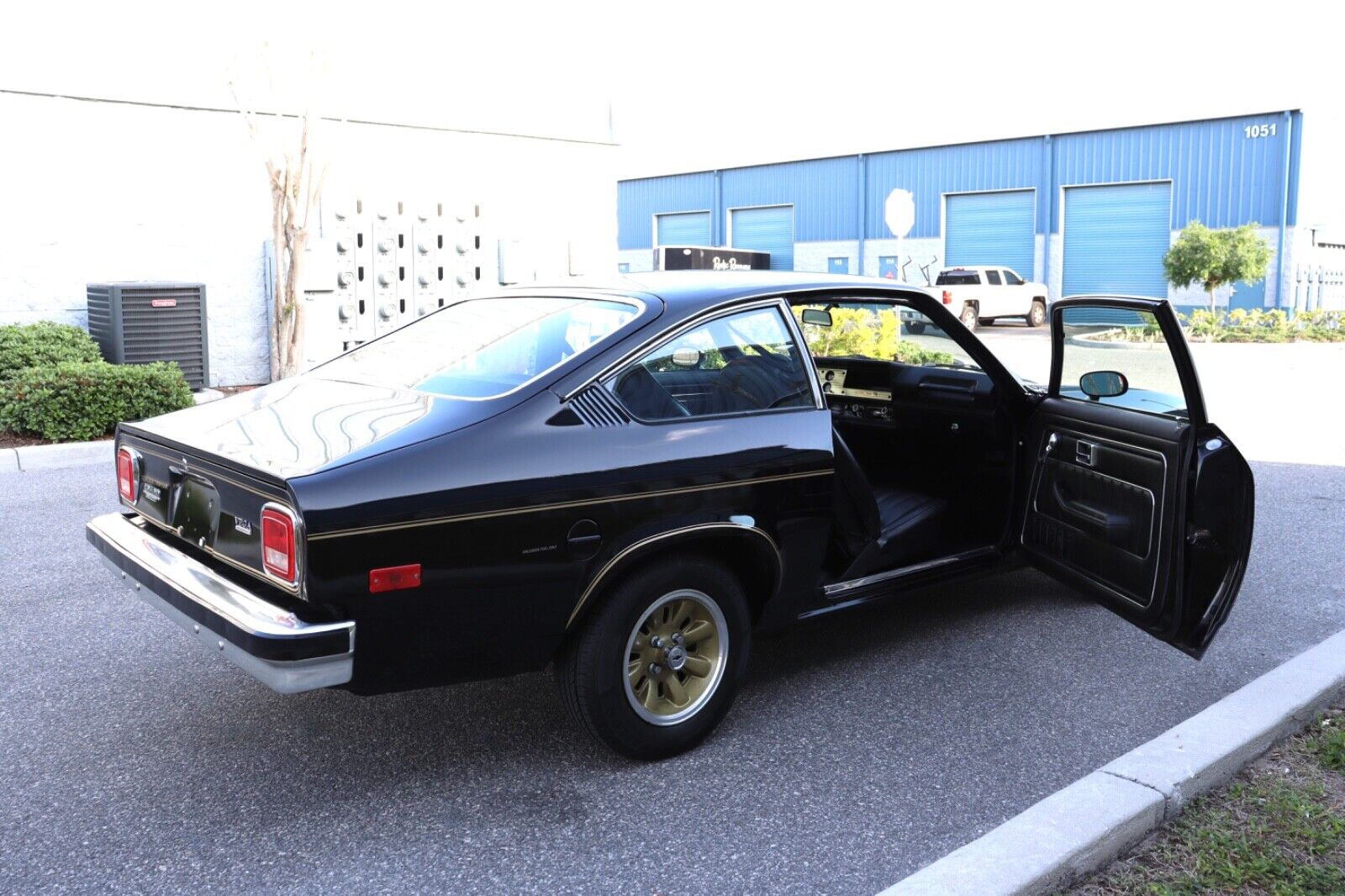 Chevrolet-Vega-1975-Coupe-25