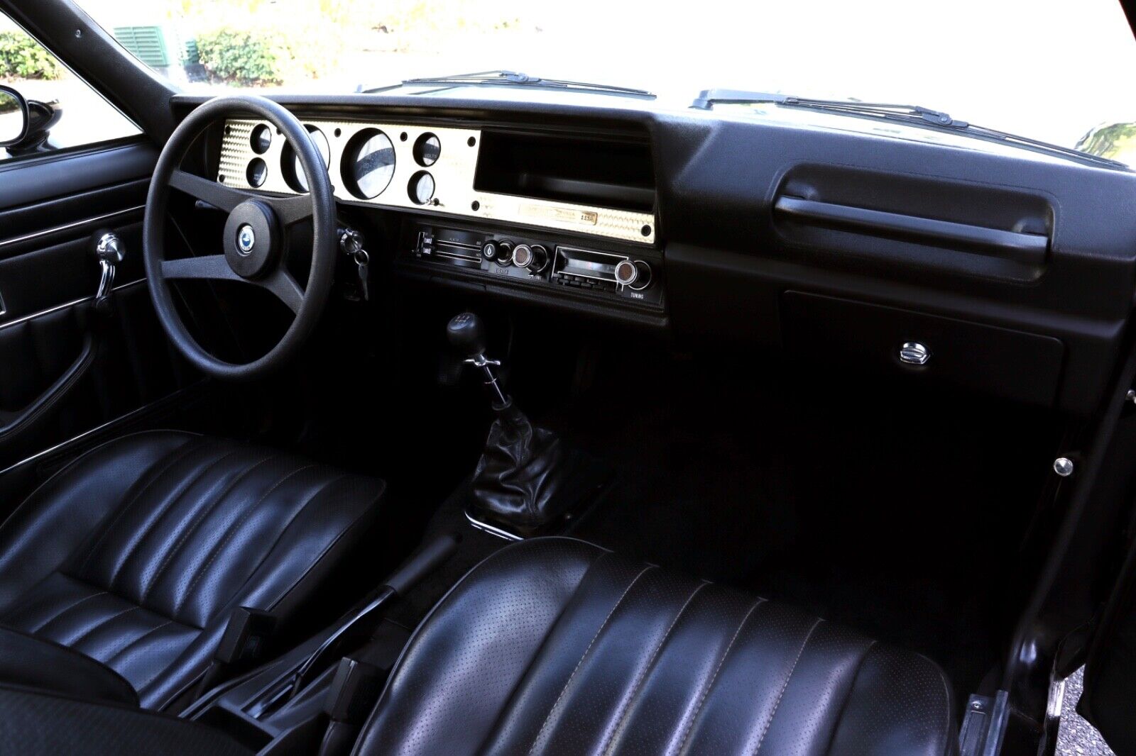 Chevrolet-Vega-1975-Coupe-26