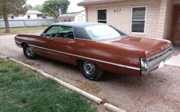 Chrysler-300-1971-brown-2