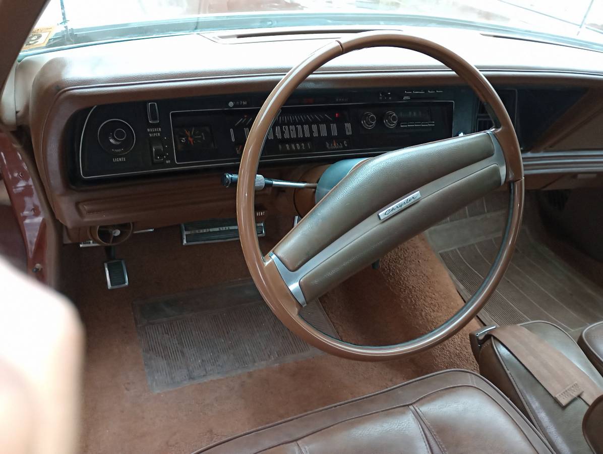 Chrysler-300-1971-brown-4