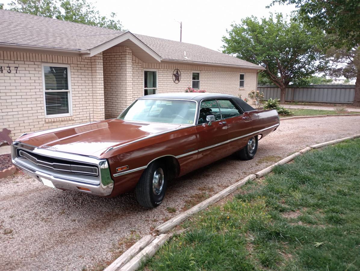 Chrysler-300-1971-brown-5
