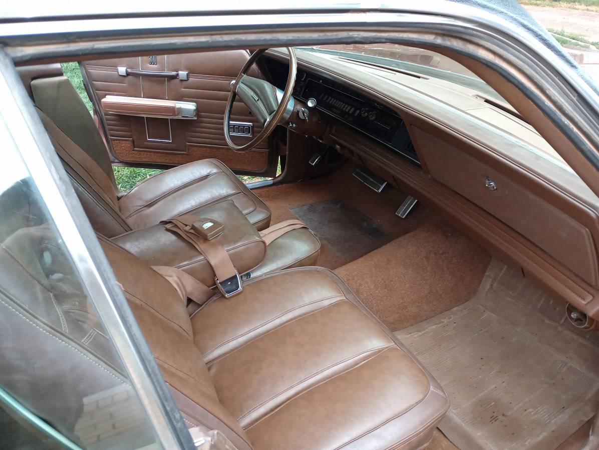 Chrysler-300-1971-brown-8
