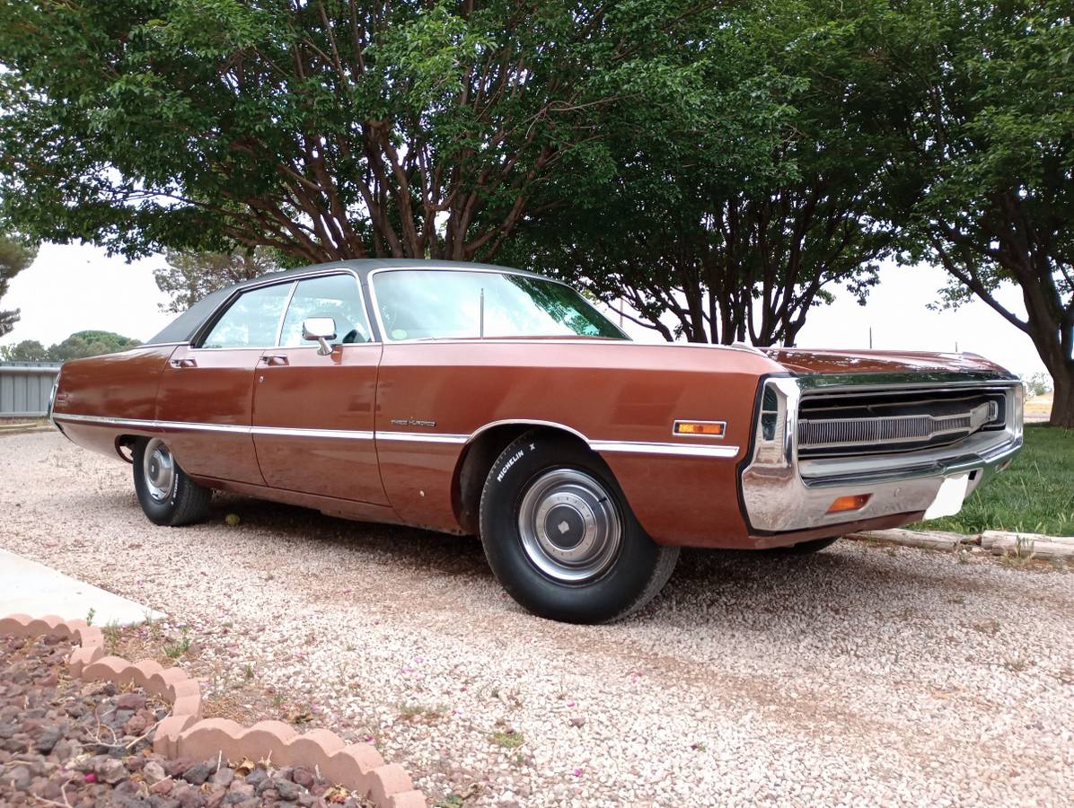 Chrysler 300  1971 brown