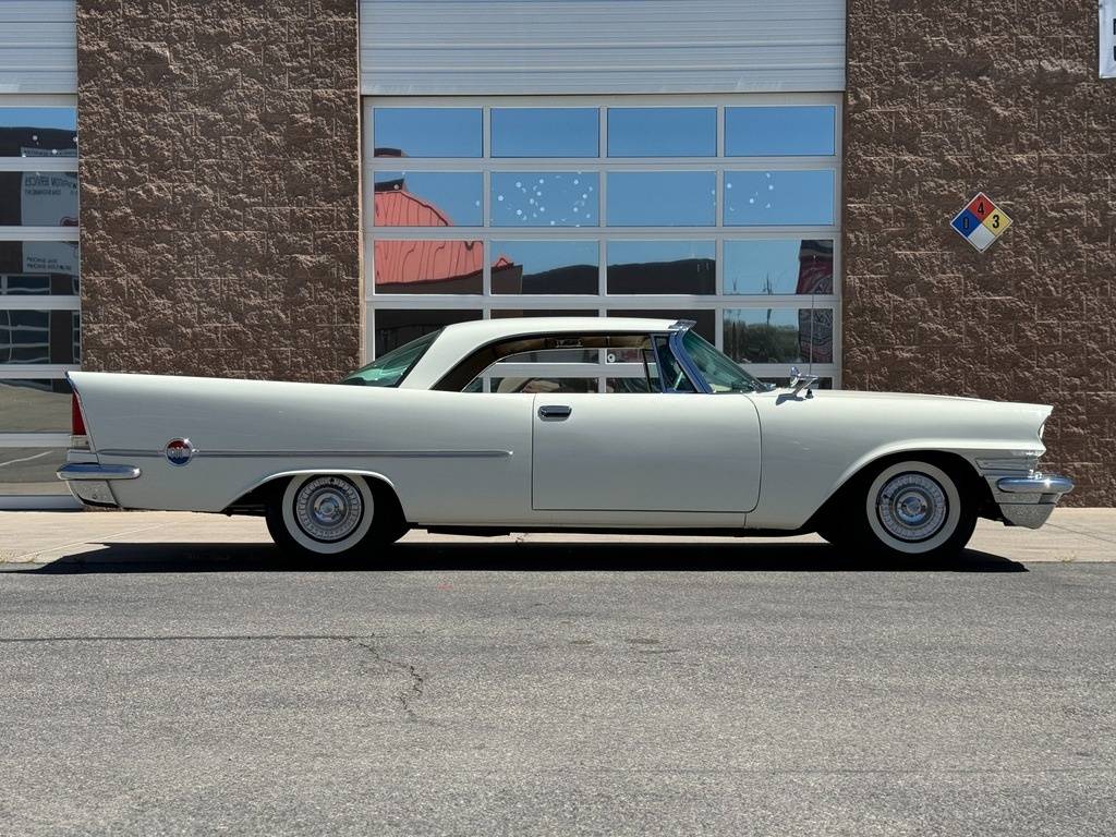 Chrysler-300c-1957-white-2