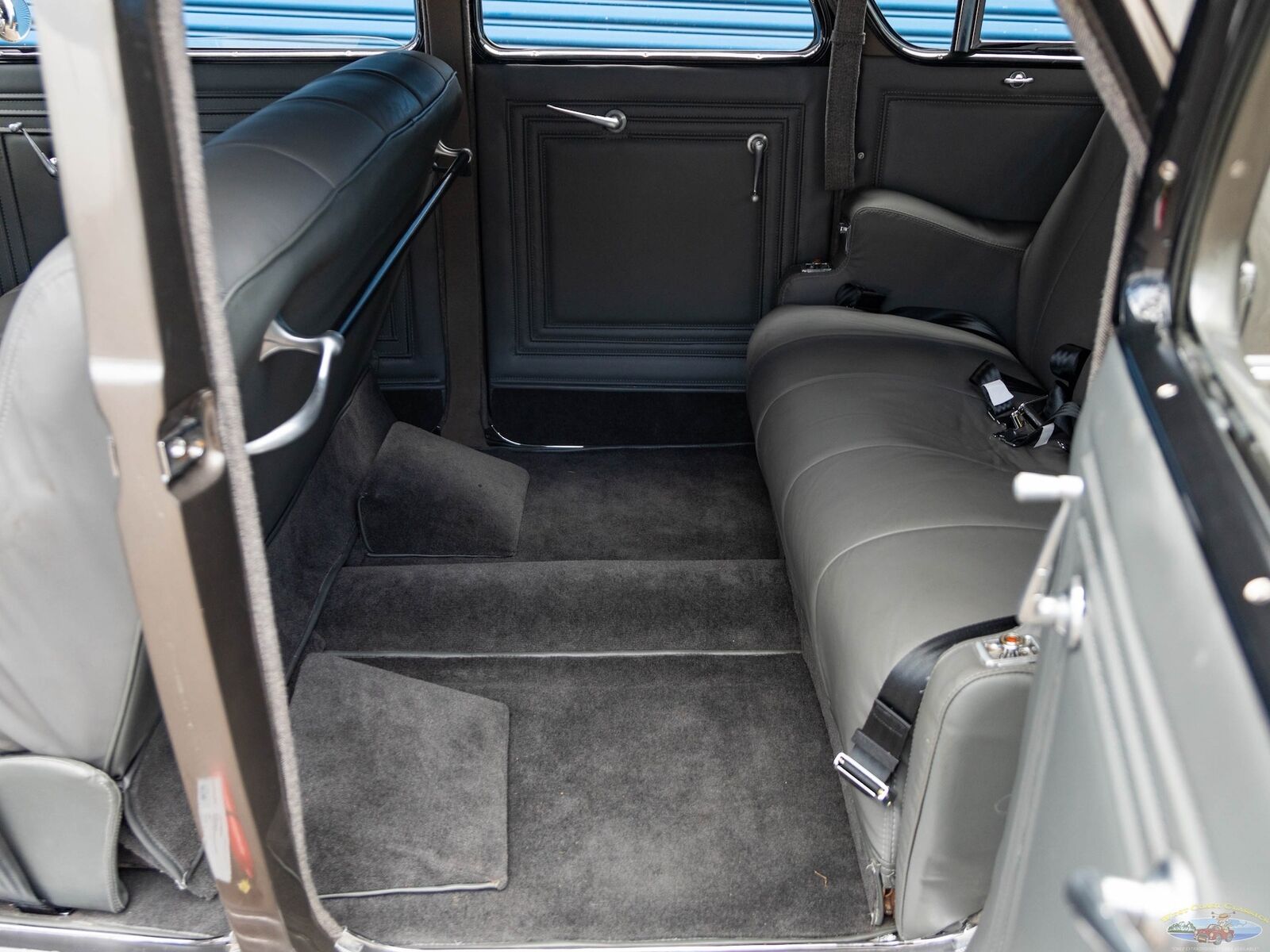Chrysler-Airflow-Series-C-11-1936-4-Door-Sedan-39