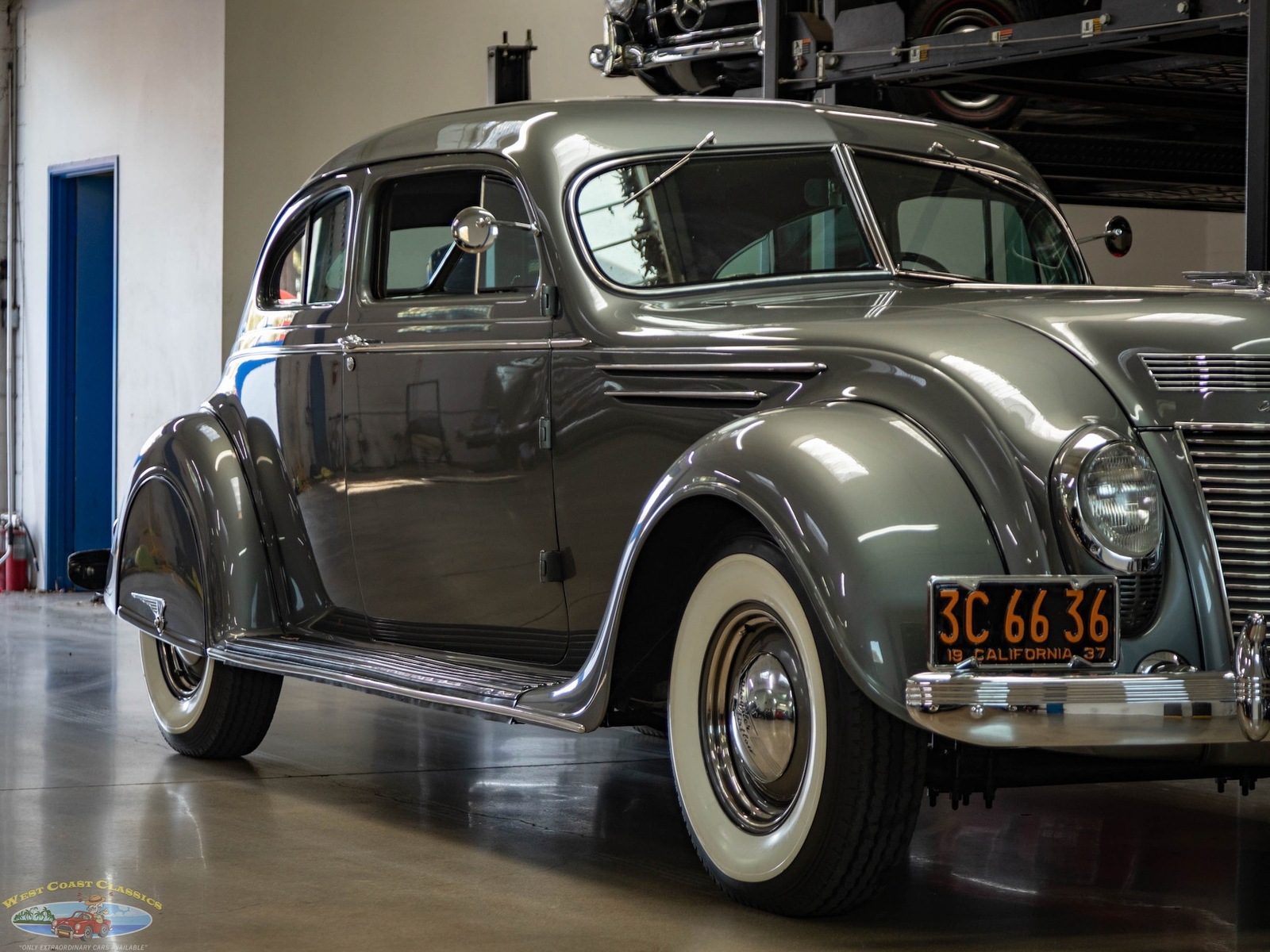 Chrysler-Airflow-Series-C-17-1937-2-Door-Coupe-10