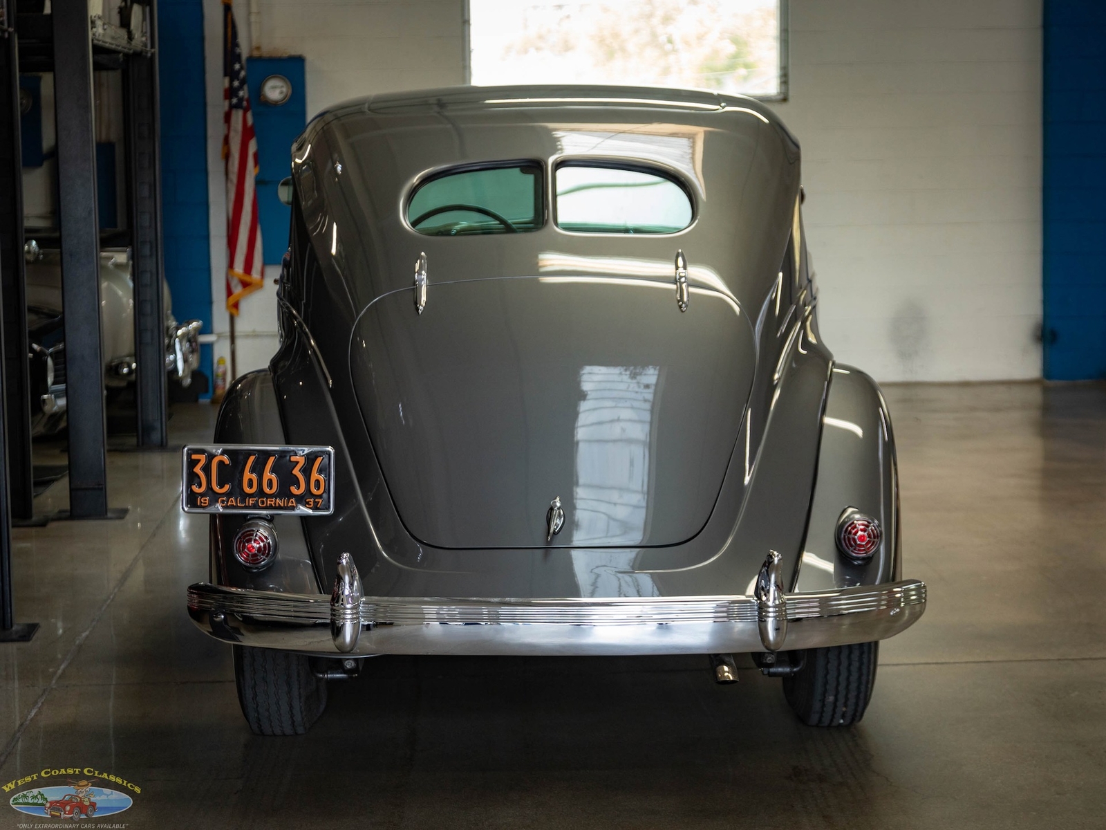 Chrysler-Airflow-Series-C-17-1937-2-Door-Coupe-16