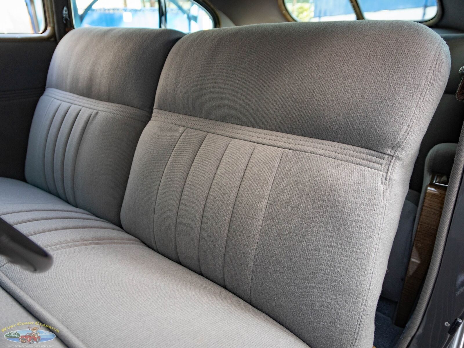 Chrysler-Airflow-Series-C-17-1937-2-Door-Coupe-26