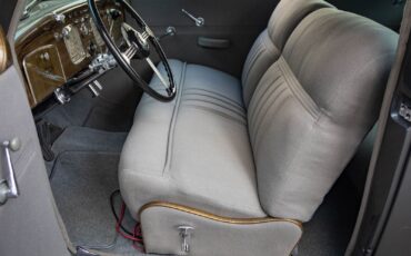Chrysler-Airflow-Series-C-17-1937-2-Door-Coupe-28