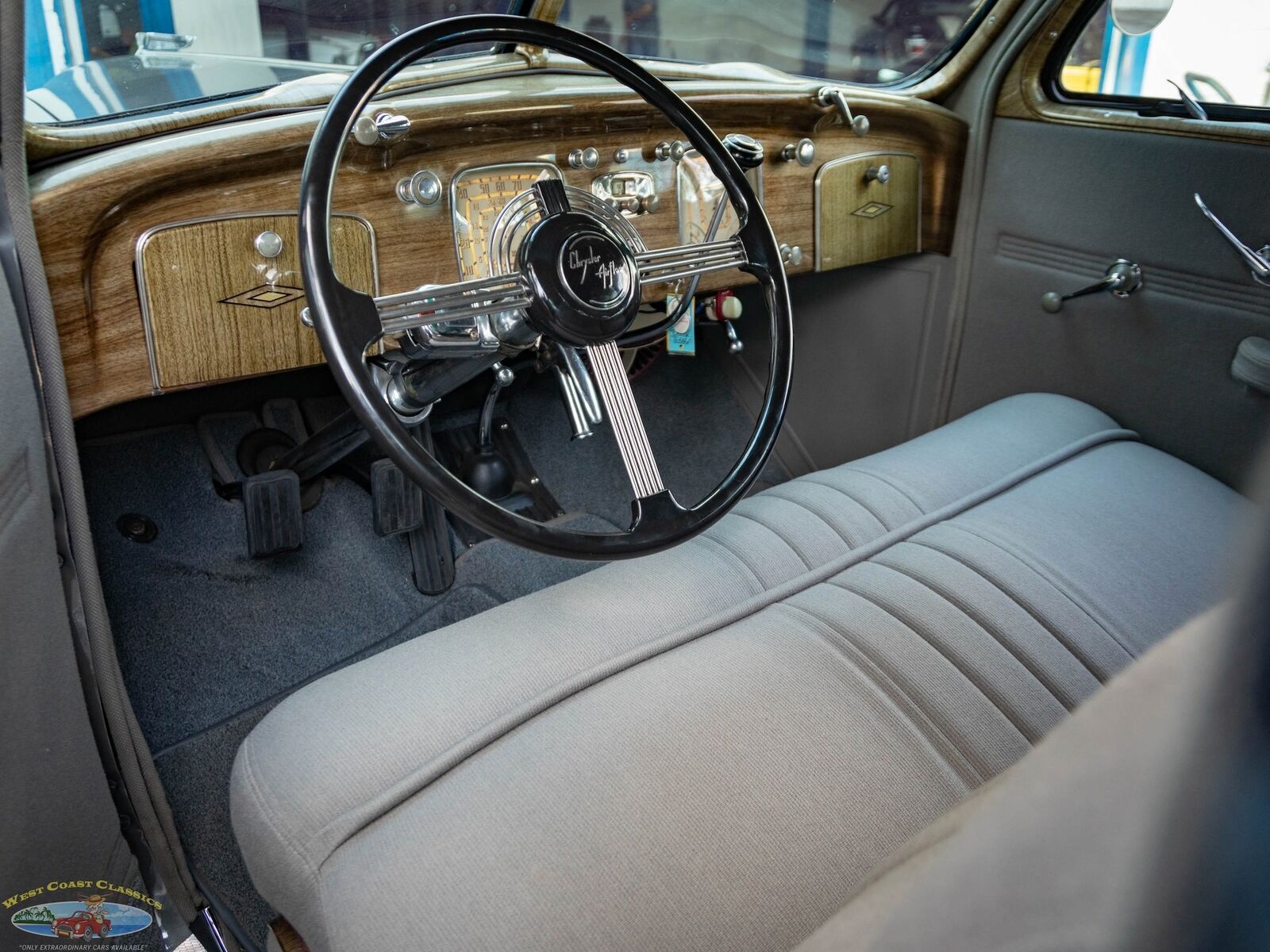 Chrysler-Airflow-Series-C-17-1937-2-Door-Coupe-30