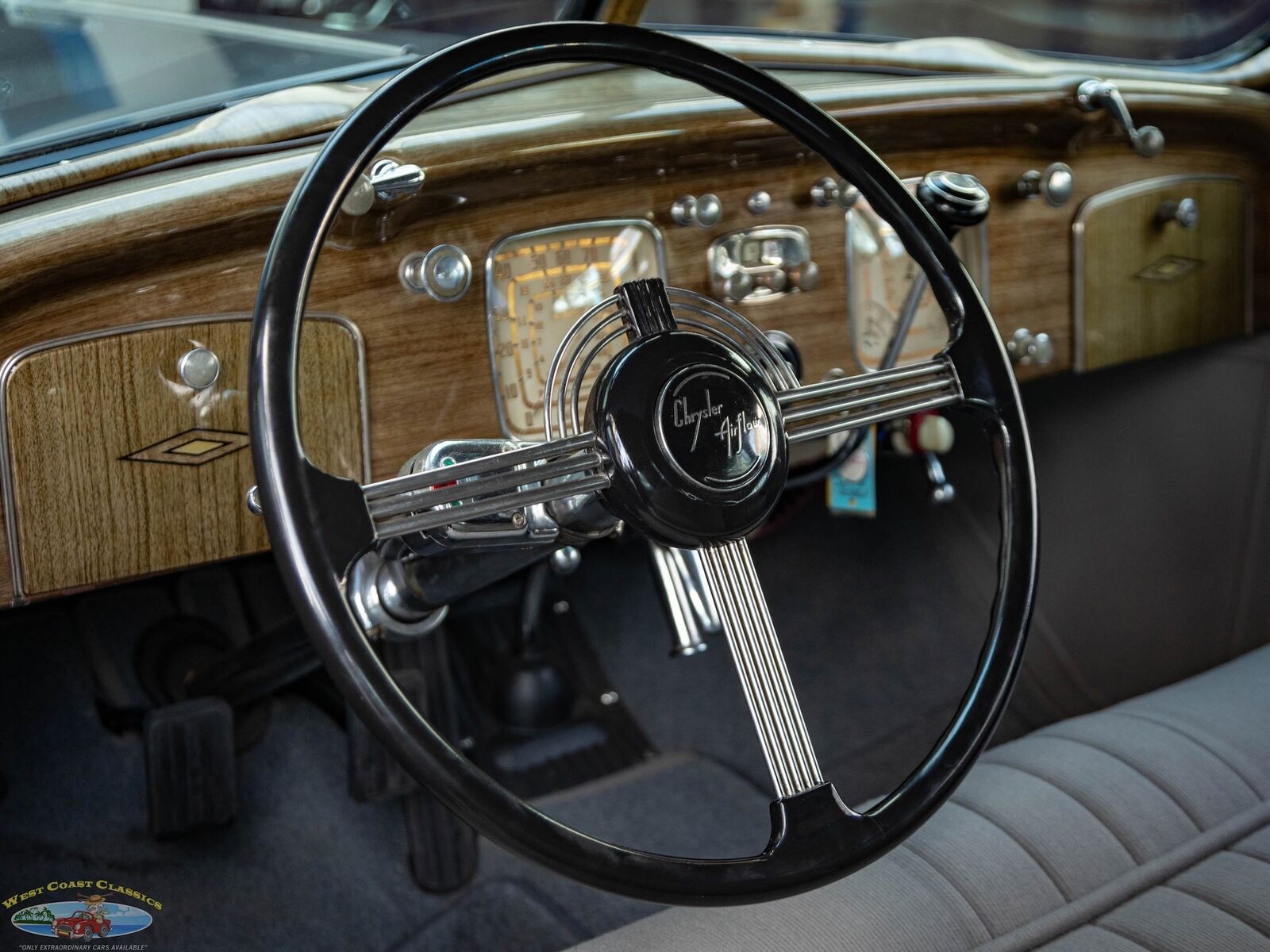 Chrysler-Airflow-Series-C-17-1937-2-Door-Coupe-32