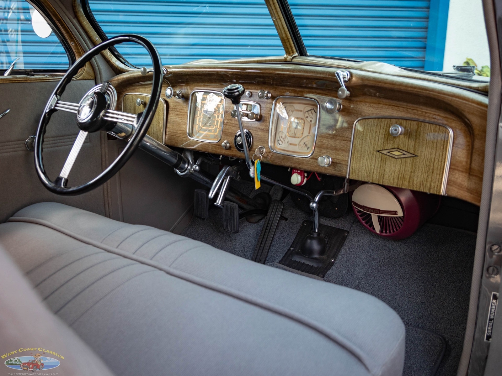Chrysler-Airflow-Series-C-17-1937-2-Door-Coupe-38