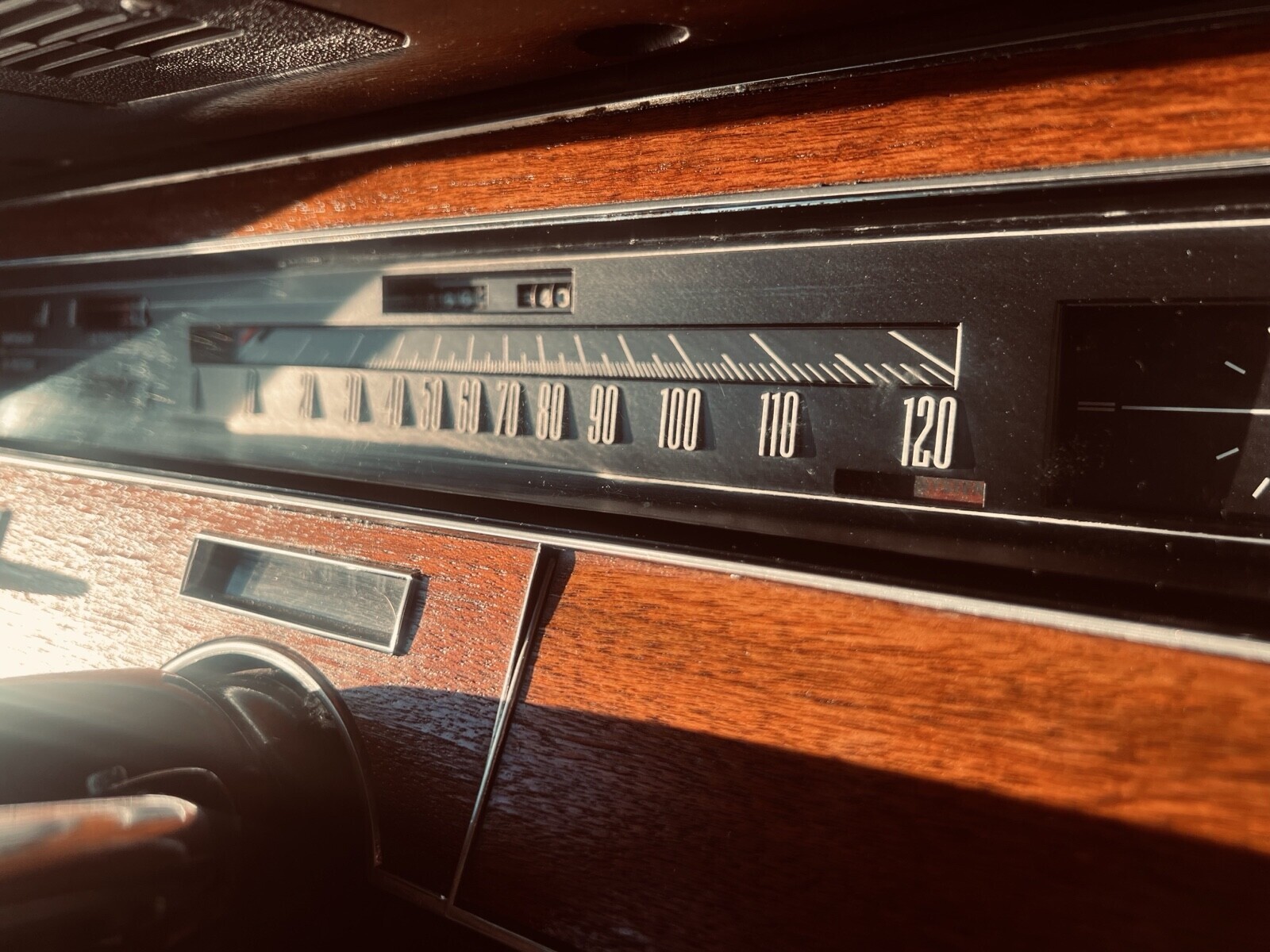 Chrysler-Imperial-1967-Coupe-31