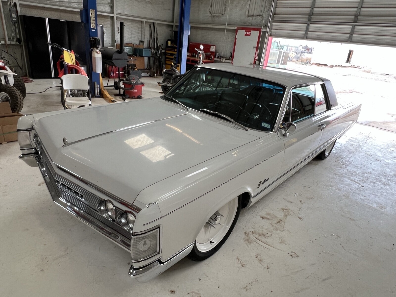 Chrysler-Imperial-1967-Coupe-6