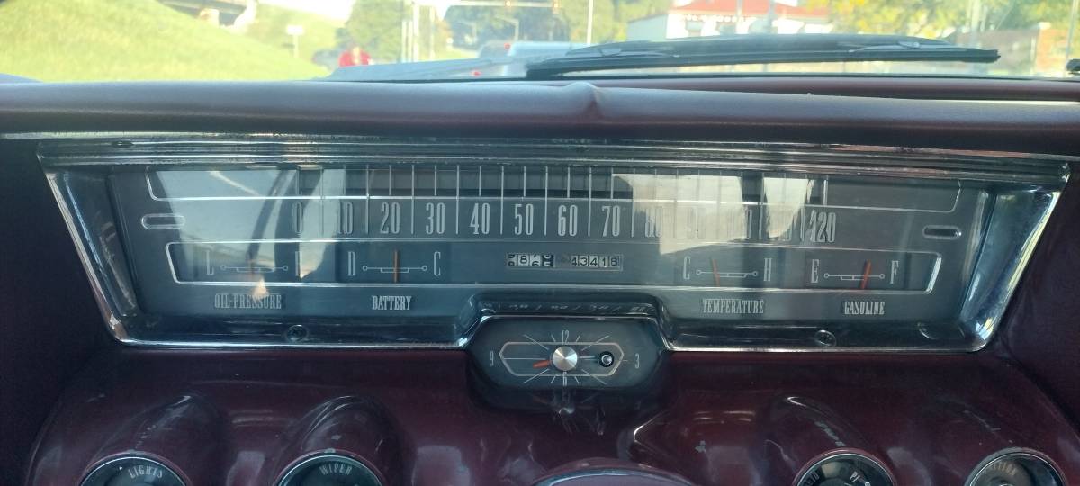 Chrysler-Imperial-lebaron-1963-white-14