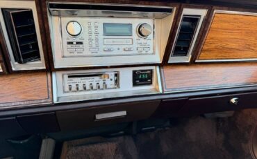 Chrysler-Le-baron-1982-white-11