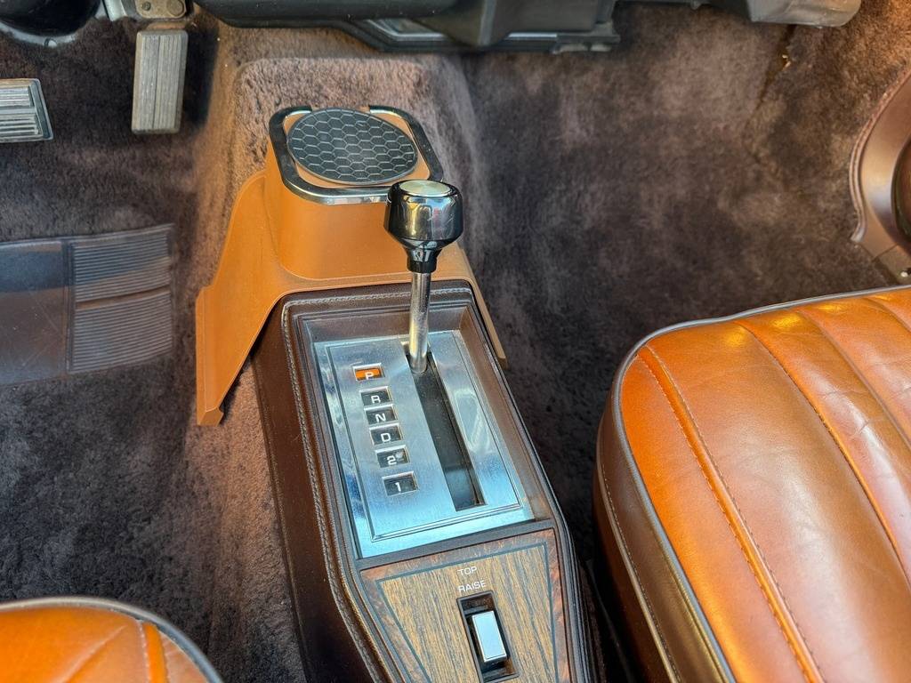 Chrysler-Le-baron-1982-white-12