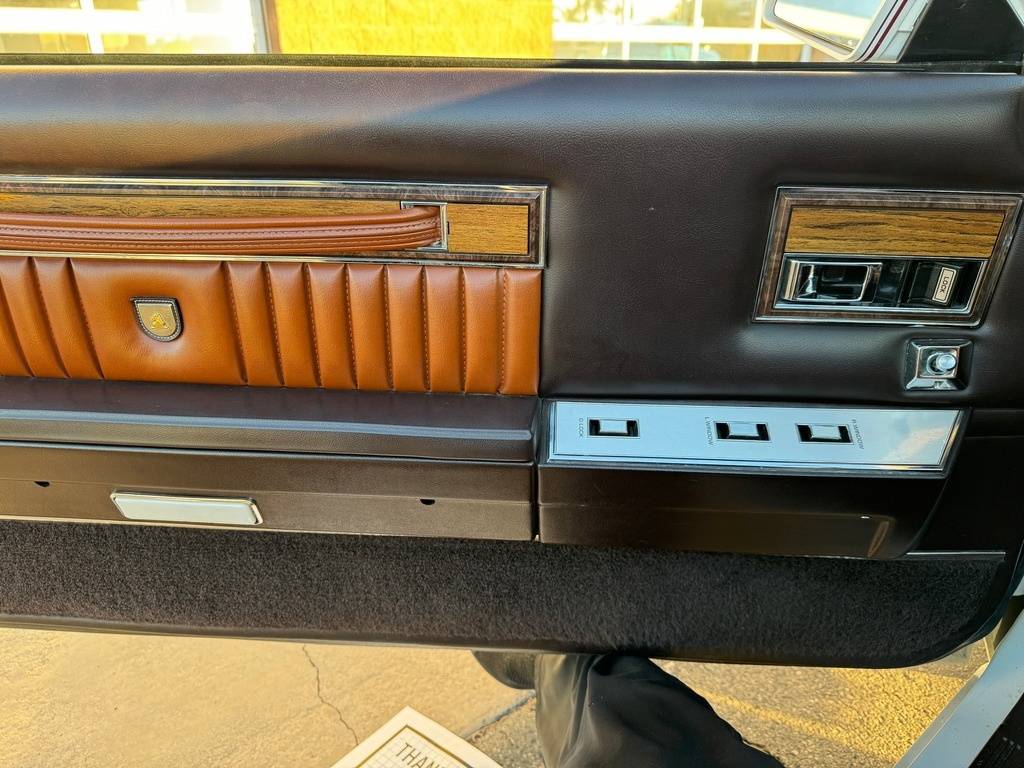 Chrysler-Le-baron-1982-white-14