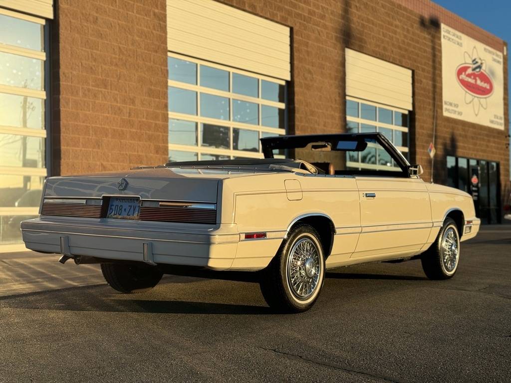 Chrysler-Le-baron-1982-white-2
