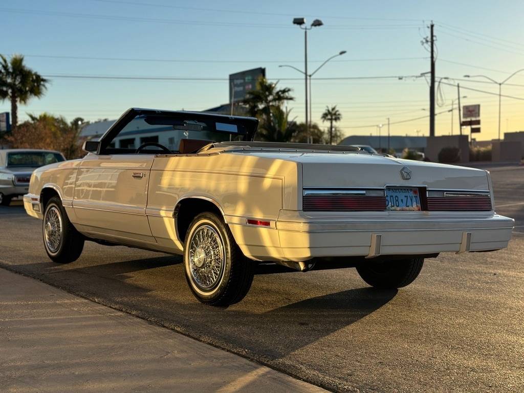 Chrysler-Le-baron-1982-white-4