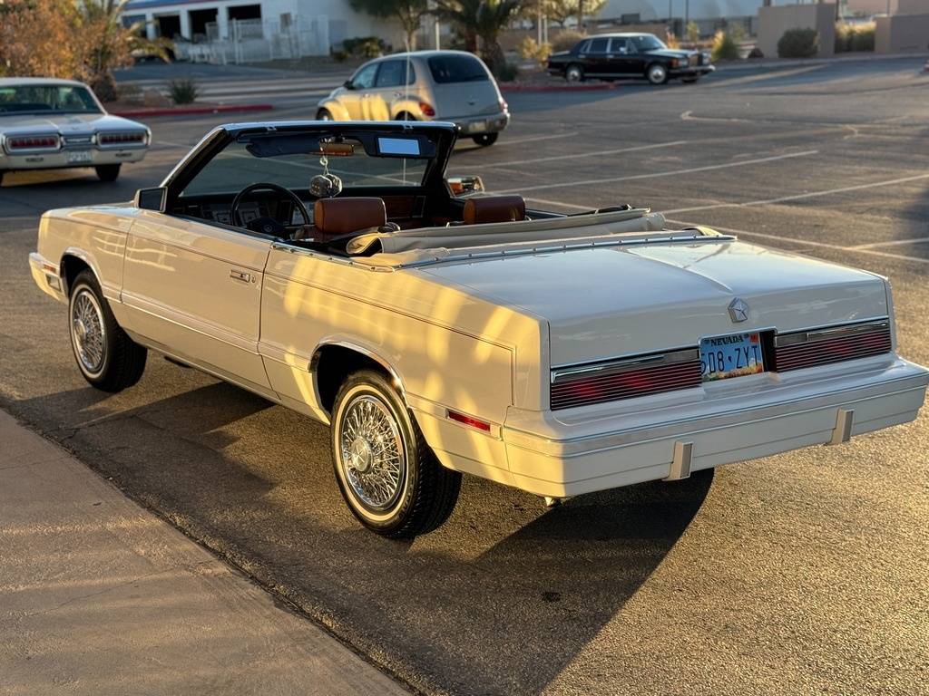 Chrysler-Le-baron-1982-white-5