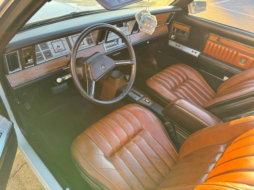 Chrysler-Le-baron-1982-white-9